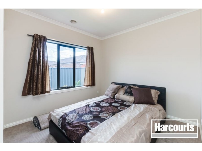 13 Howden Street, Cranbourne East VIC 3977