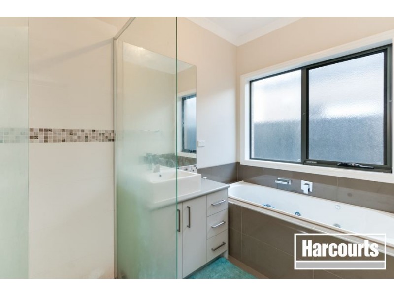 13 Howden Street, Cranbourne East VIC 3977