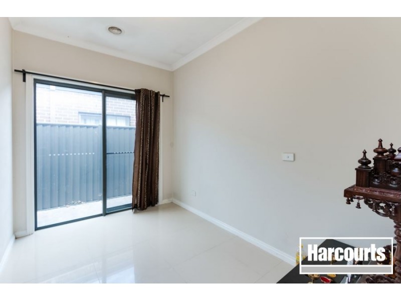 13 Howden Street, Cranbourne East VIC 3977
