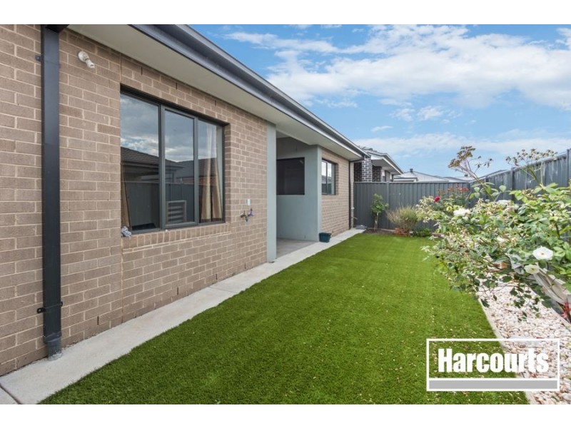 13 Howden Street, Cranbourne East VIC 3977