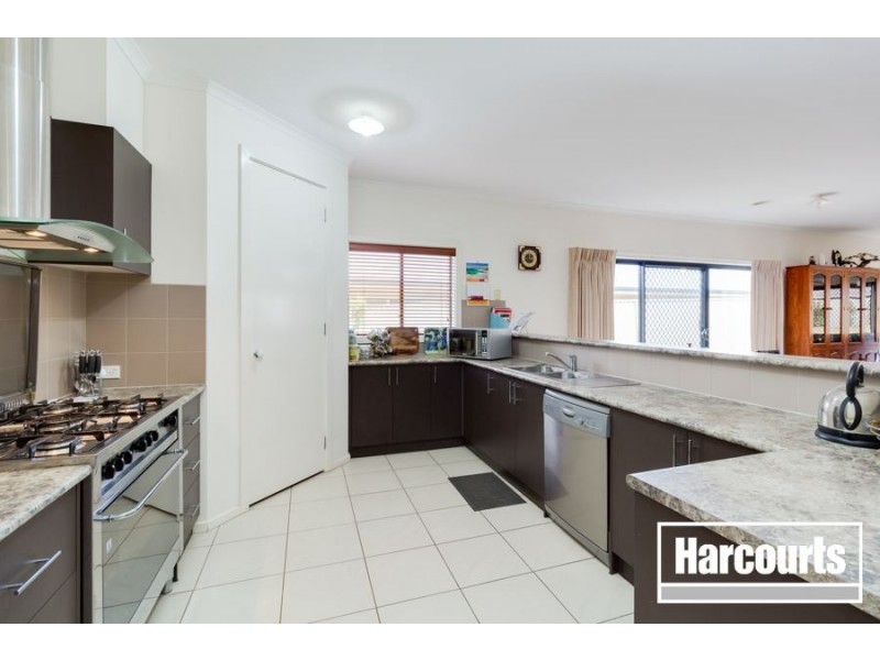 70 Scotsdale Drive, Cranbourne East VIC 3977