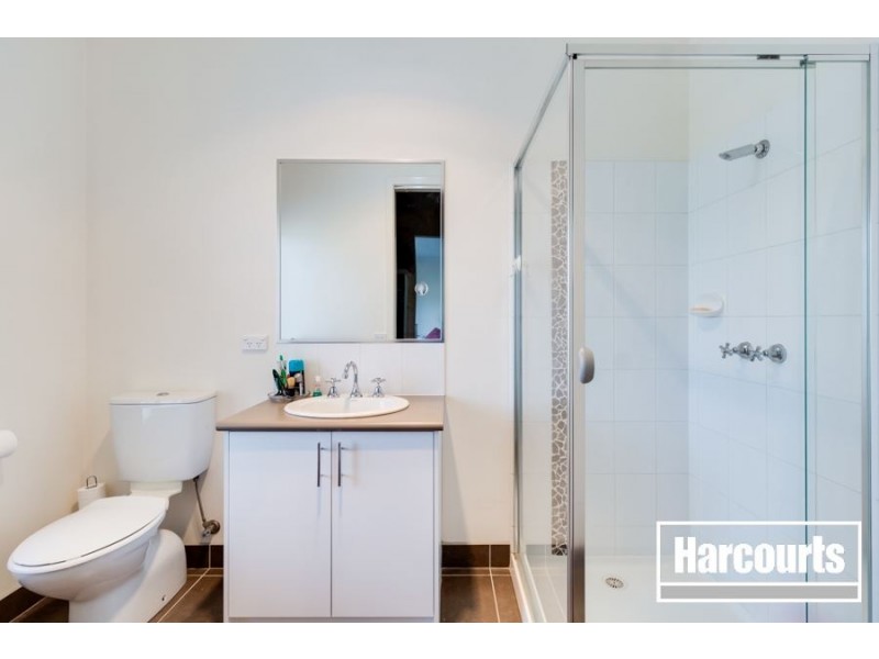 70 Scotsdale Drive, Cranbourne East VIC 3977