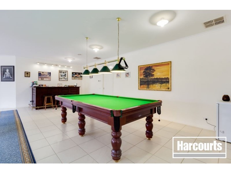 70 Scotsdale Drive, Cranbourne East VIC 3977