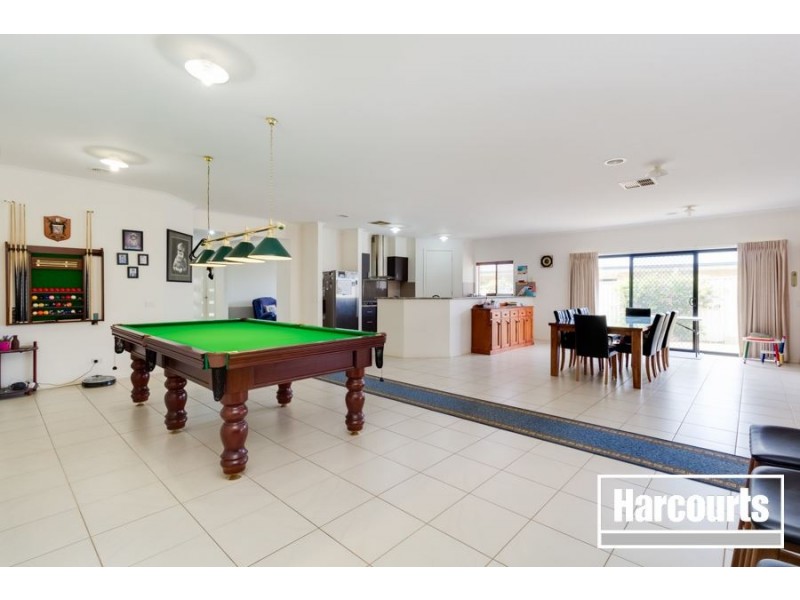 70 Scotsdale Drive, Cranbourne East VIC 3977