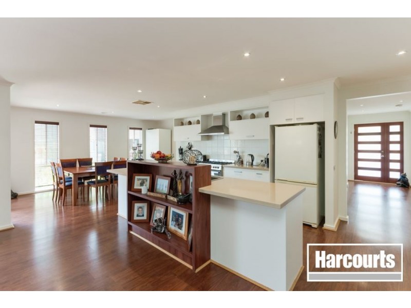 17 Trevino Way, Cranbourne North VIC 3977