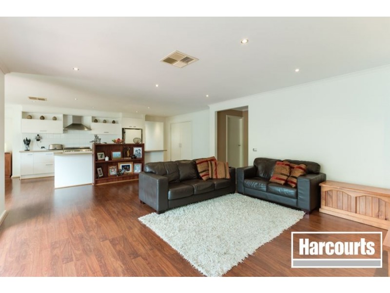 17 Trevino Way, Cranbourne North VIC 3977