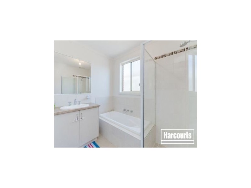 6 Providence Drive, Cranbourne VIC 3977