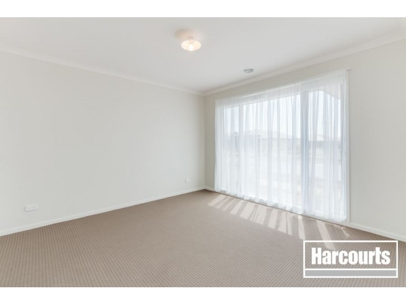 82 Parkhurst Drive, Cranbourne East VIC 3977