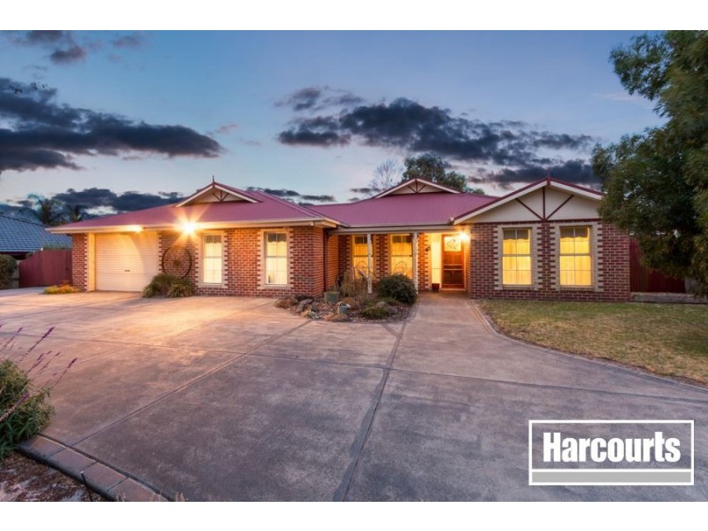 15 Elk Turn, Cranbourne VIC 3977