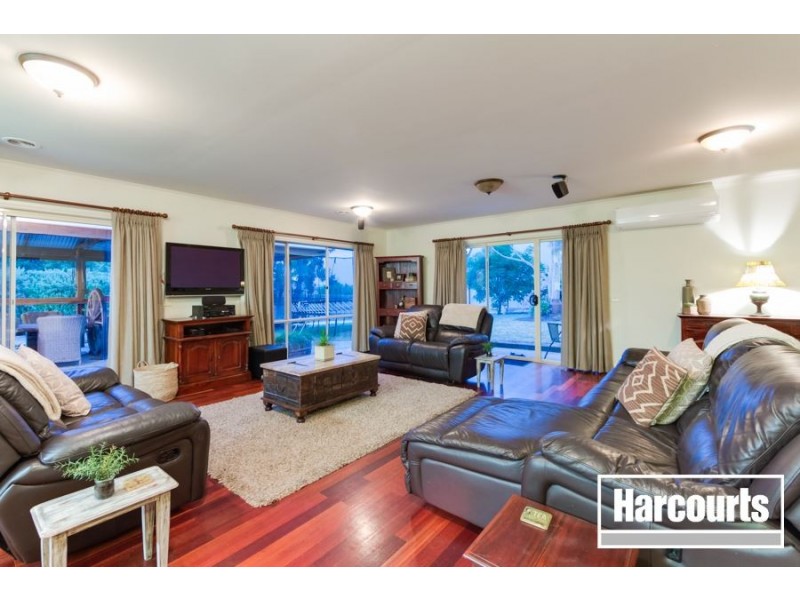 15 Elk Turn, Cranbourne VIC 3977