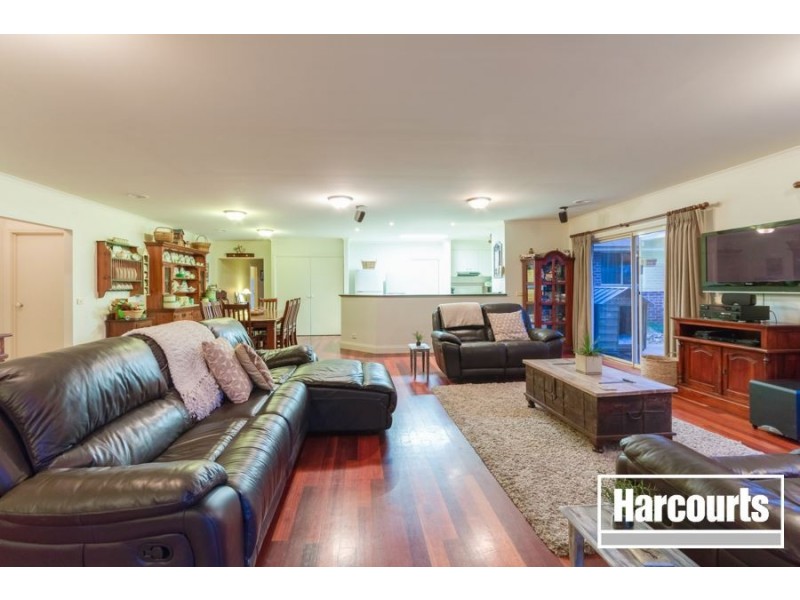 15 Elk Turn, Cranbourne VIC 3977