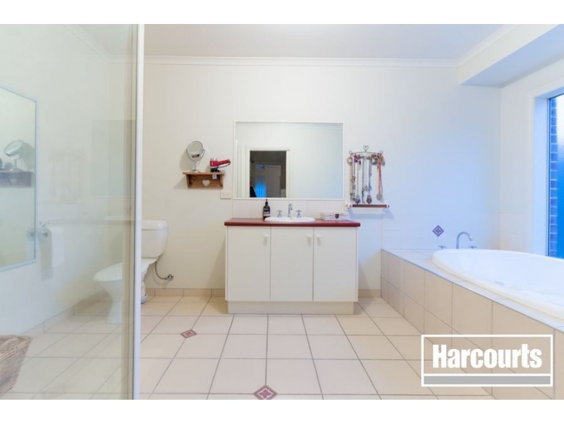 15 Elk Turn, Cranbourne VIC 3977