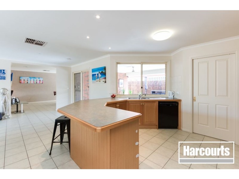 3 Saunton Drive, Cranbourne VIC 3977