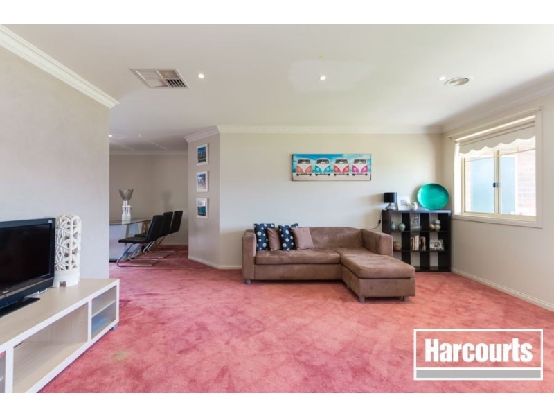 3 Saunton Drive, Cranbourne VIC 3977