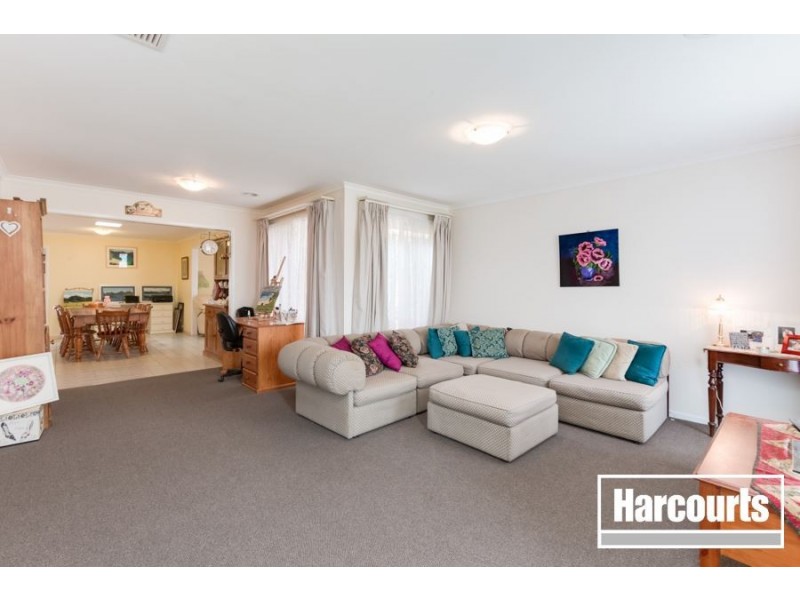 11 Kurrajong Court, Cranbourne North VIC 3977