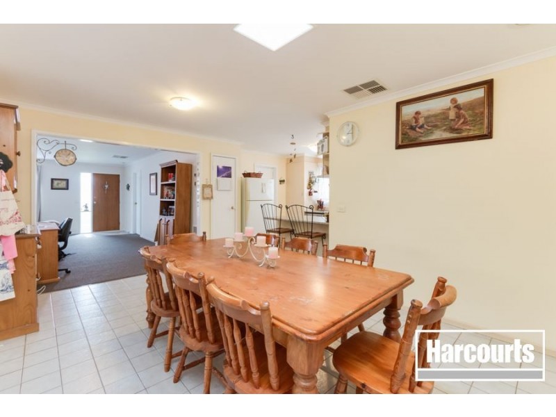 11 Kurrajong Court, Cranbourne North VIC 3977