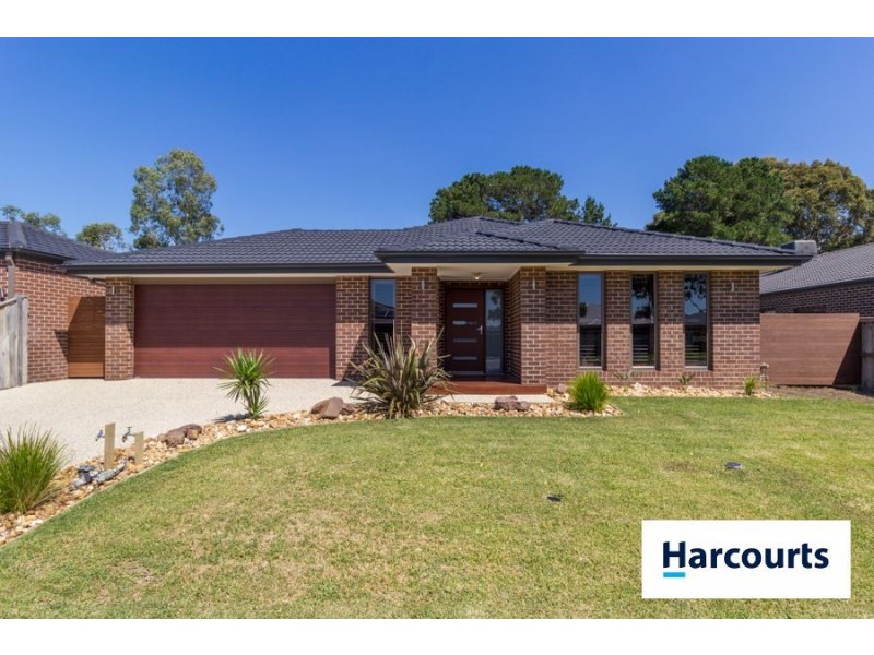 27 Duce Street, Cranbourne East VIC 3977