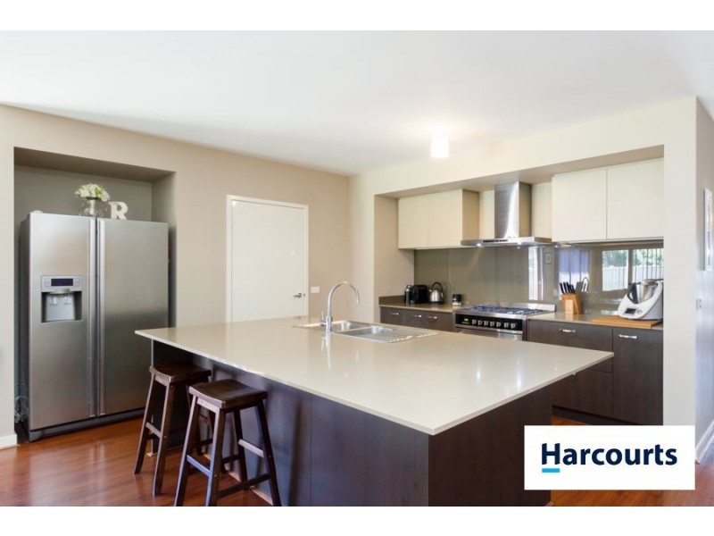 27 Duce Street, Cranbourne East VIC 3977