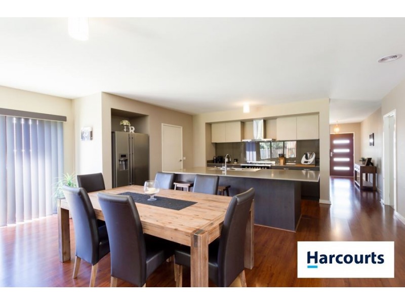 27 Duce Street, Cranbourne East VIC 3977