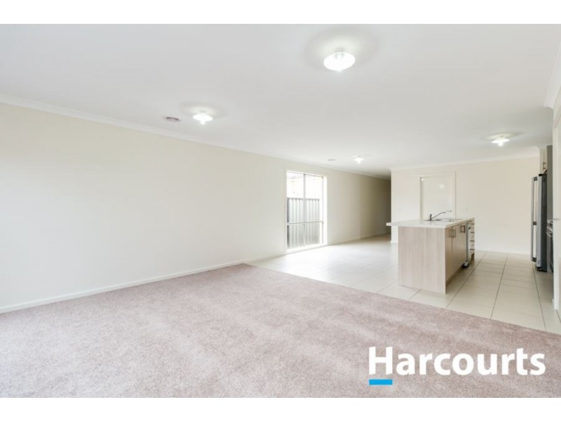 12 Morphetville Street, Clyde North VIC 3978
