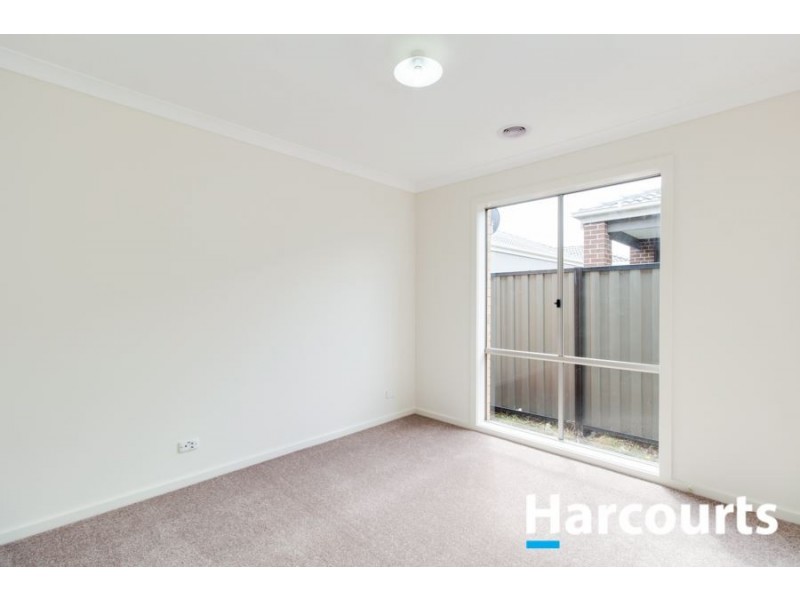 12 Morphetville Street, Clyde North VIC 3978