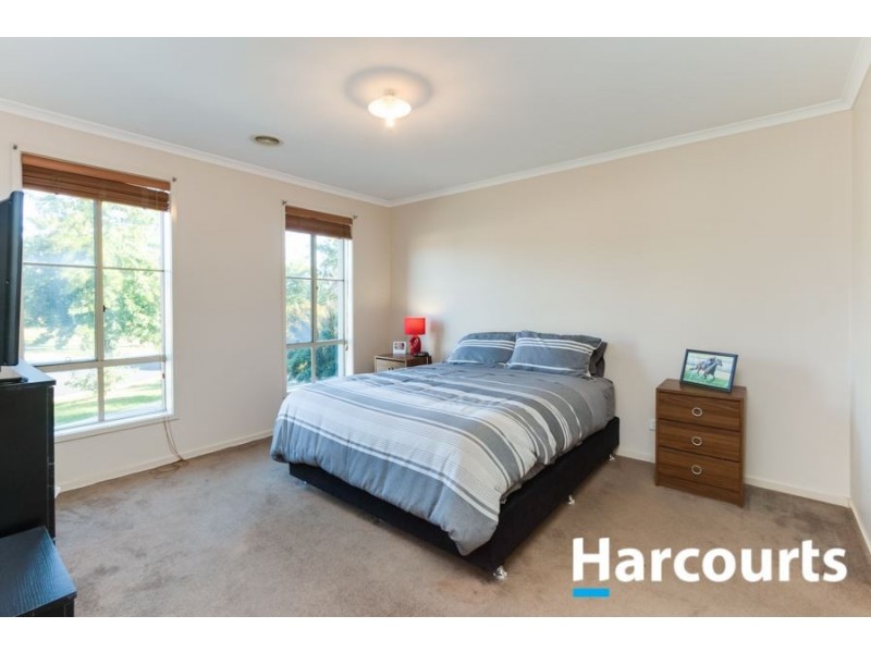 12 Foxwood Drive, Cranbourne East VIC 3977