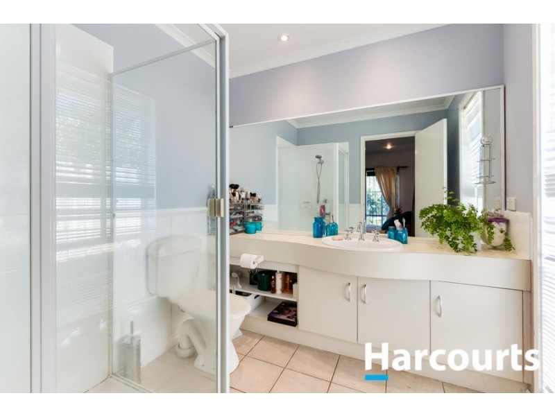 28 Gilmore Crescent, Lynbrook VIC 3975