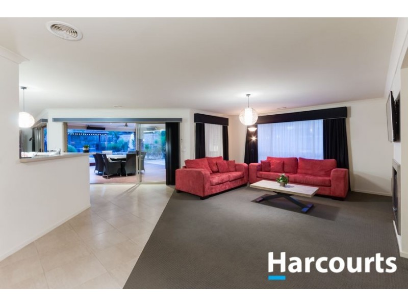 19 Duce Street, Cranbourne East VIC 3977