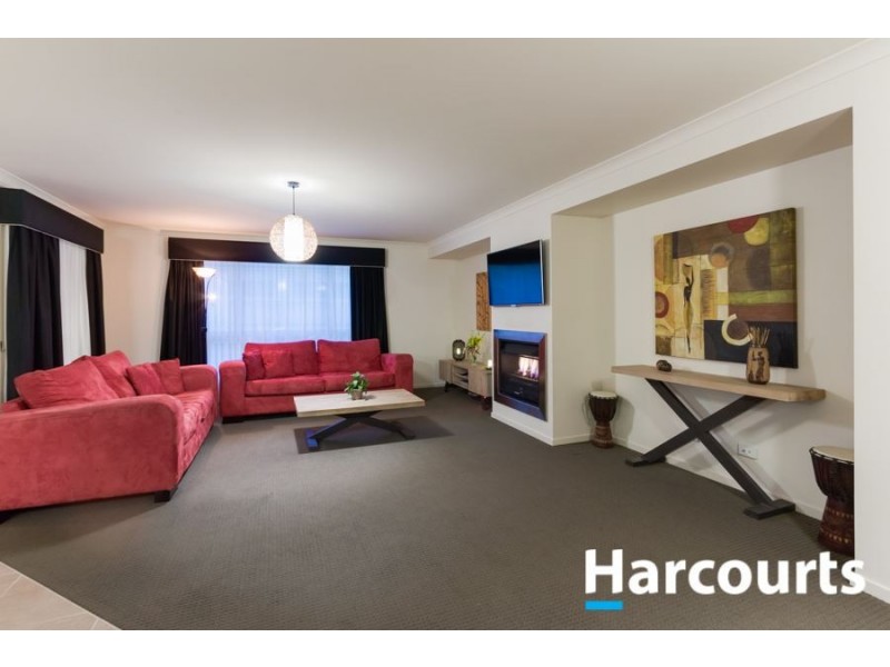 19 Duce Street, Cranbourne East VIC 3977