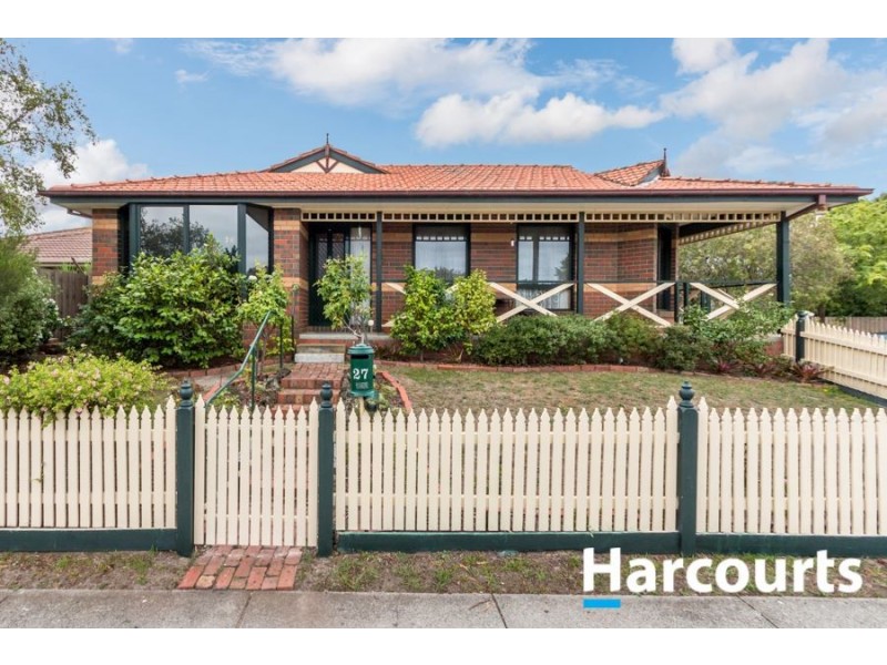 27 Hamilton Drive, Cranbourne North VIC 3977
