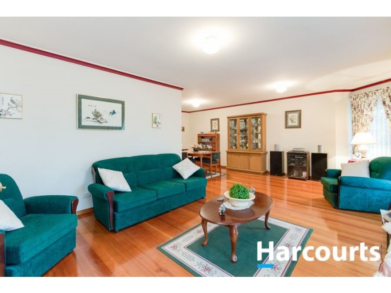 27 Hamilton Drive, Cranbourne North VIC 3977