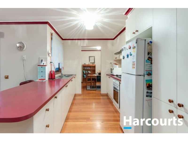 27 Hamilton Drive, Cranbourne North VIC 3977