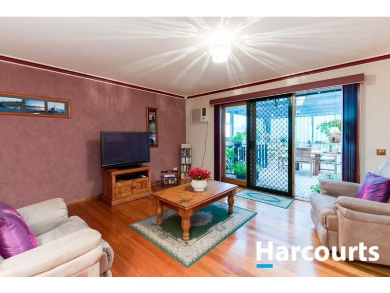 27 Hamilton Drive, Cranbourne North VIC 3977
