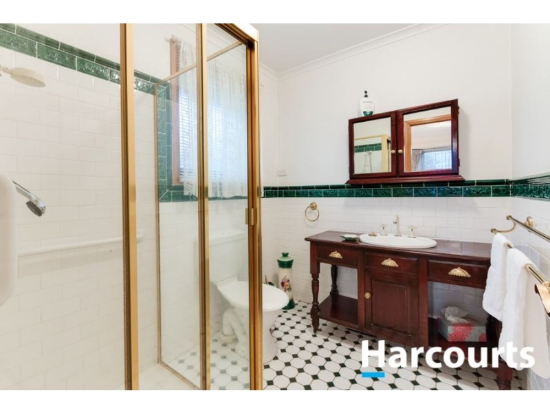 27 Hamilton Drive, Cranbourne North VIC 3977