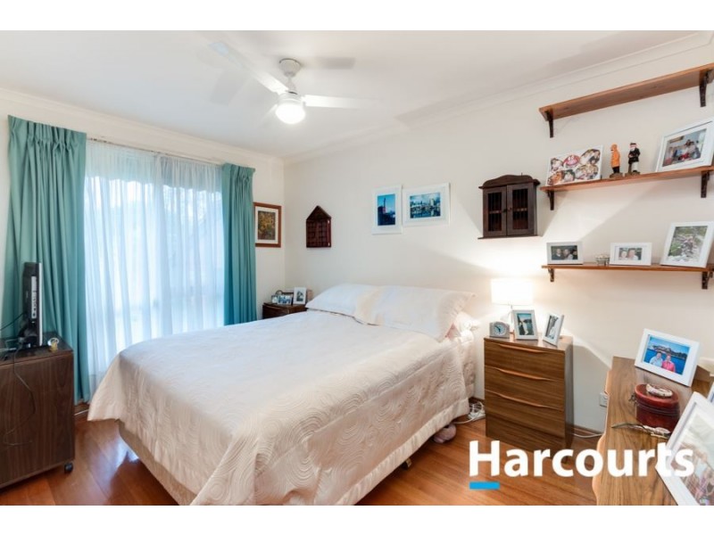 27 Hamilton Drive, Cranbourne North VIC 3977