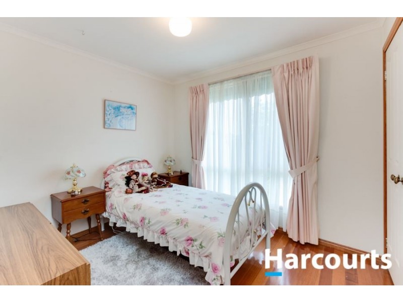 27 Hamilton Drive, Cranbourne North VIC 3977