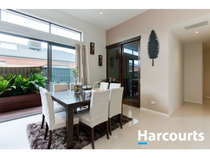 4 Rannoch Street, Cranbourne East VIC 3977