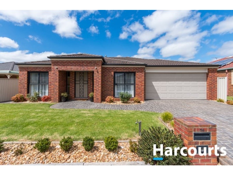 34 Scotsdale Drive, Cranbourne East VIC 3977