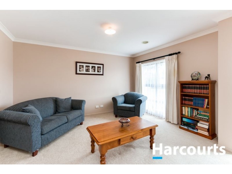 34 Scotsdale Drive, Cranbourne East VIC 3977