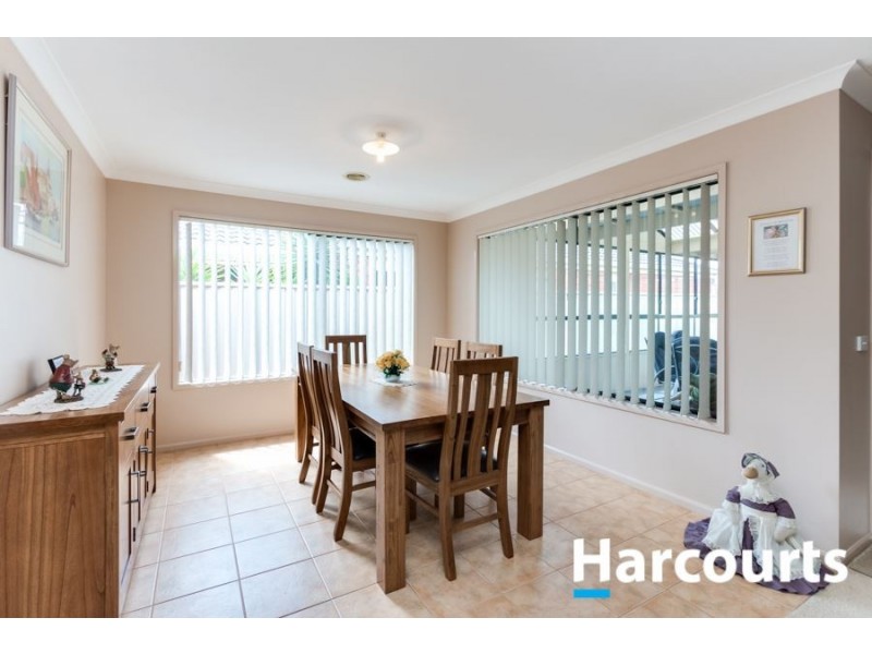34 Scotsdale Drive, Cranbourne East VIC 3977