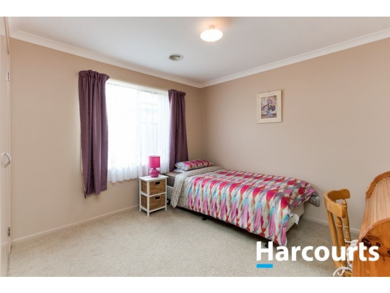 34 Scotsdale Drive, Cranbourne East VIC 3977