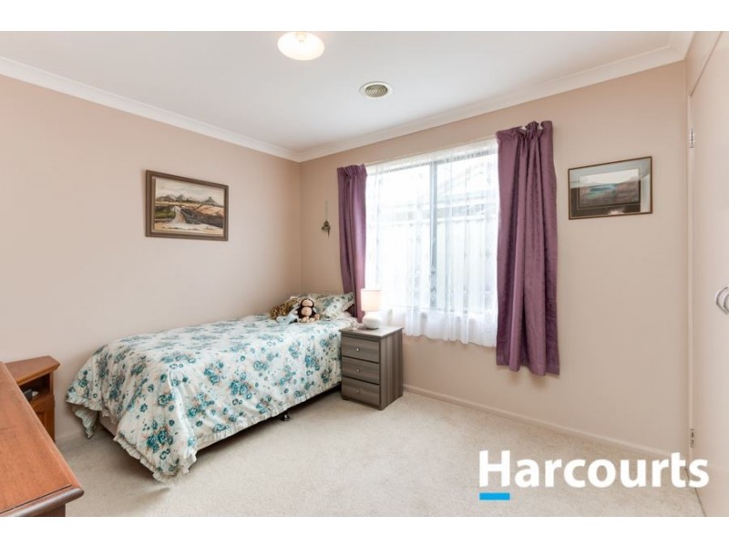 34 Scotsdale Drive, Cranbourne East VIC 3977