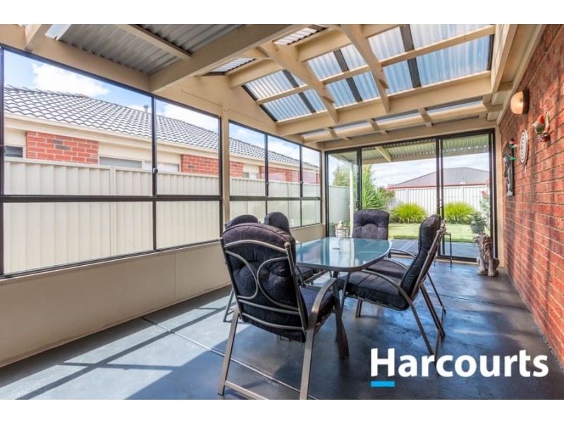 34 Scotsdale Drive, Cranbourne East VIC 3977