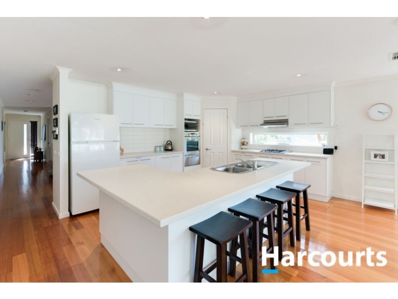 4 Maddock Drive, Cranbourne East VIC 3977