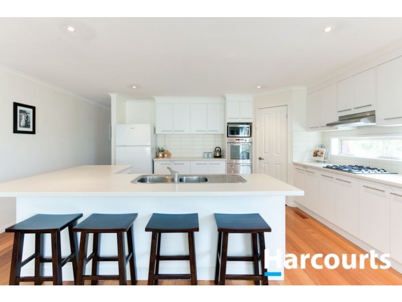 4 Maddock Drive, Cranbourne East VIC 3977