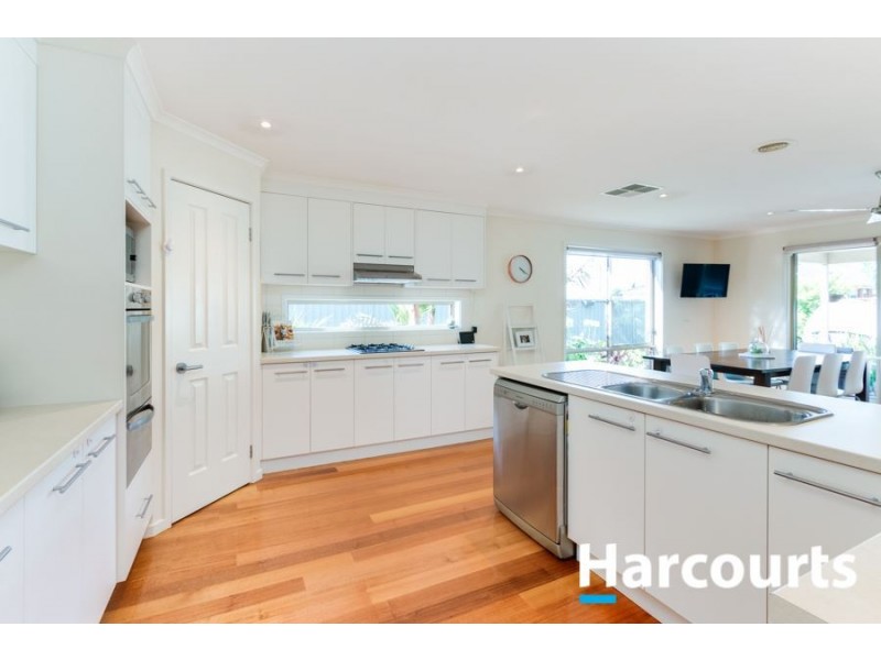 4 Maddock Drive, Cranbourne East VIC 3977