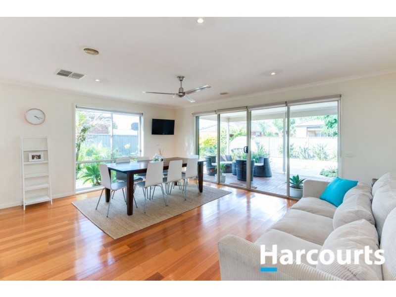 4 Maddock Drive, Cranbourne East VIC 3977