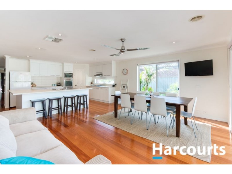 4 Maddock Drive, Cranbourne East VIC 3977