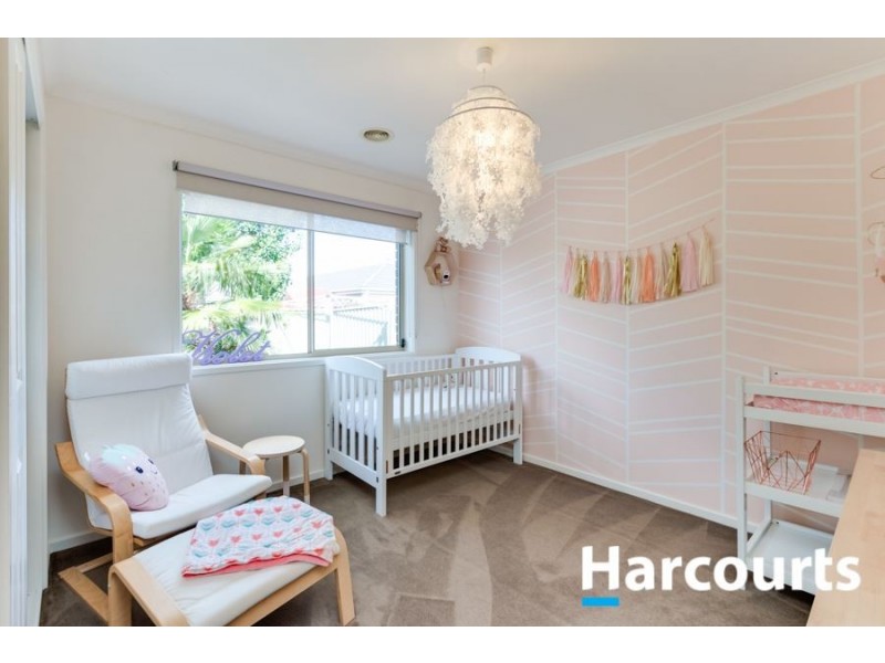 4 Maddock Drive, Cranbourne East VIC 3977