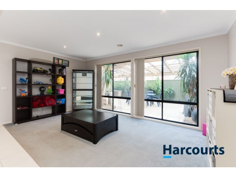 21 Masterton Place, Cranbourne East VIC 3977